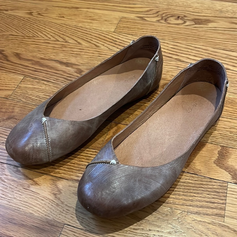 Olukai leather flats